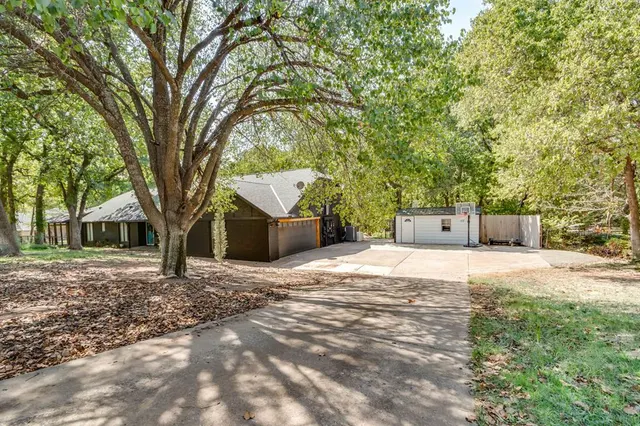 Photo 2 — 8009 Magnolia, Edmond, OK 73025