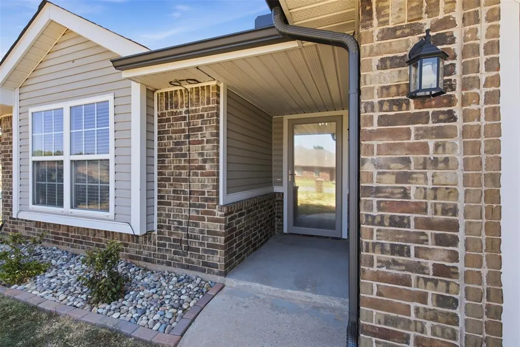 Photo 2 — 2026 Bradford Circle, Newcastle, OK 73065