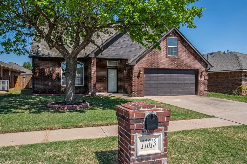 Photo 3 — 11613 SW 11th Street, Yukon, OK 73099