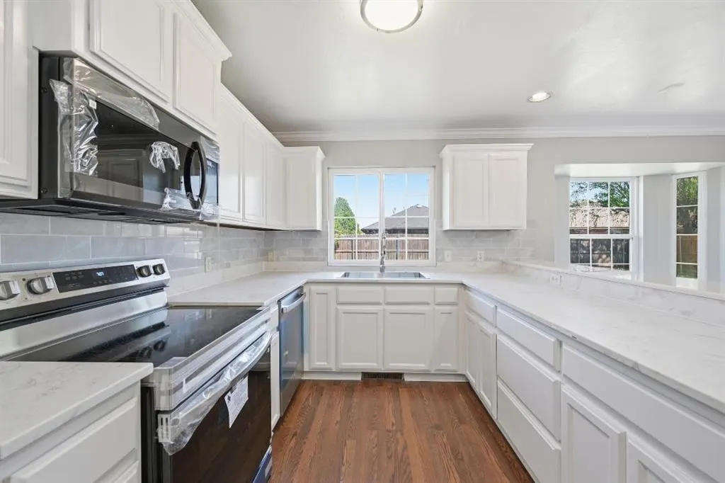 Photo 10 — 11613 SW 11th Street, Yukon, OK 73099
