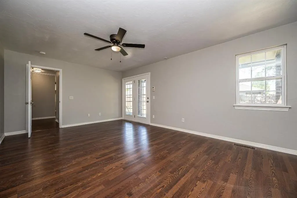 Photo 14 — 11613 SW 11th Street, Yukon, OK 73099