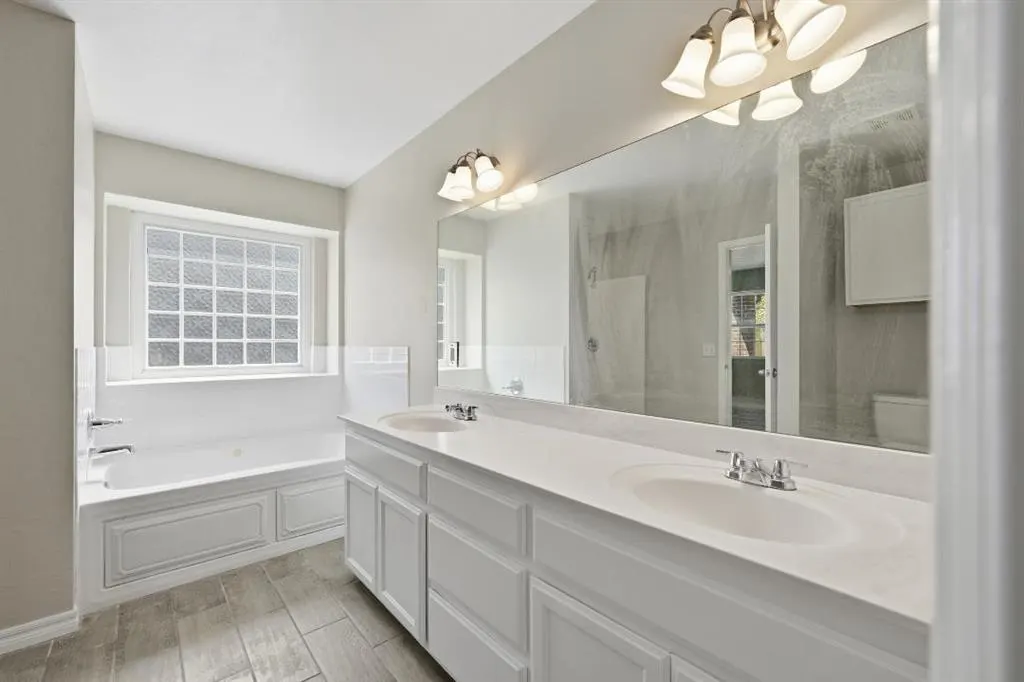Photo 18 — 11613 SW 11th Street, Yukon, OK 73099