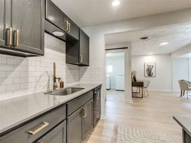 Photo 4 — 1412 Casady Lane, Oklahoma City, OK 73120
