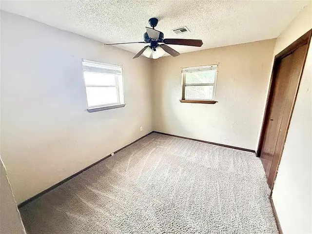 Photo 6 — 601 Sky Circle, Altus, OK 73521