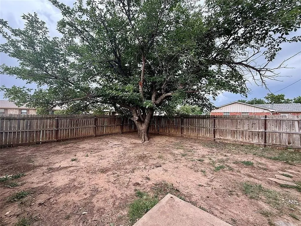 Photo 15 — 601 Sky Circle, Altus, OK 73521