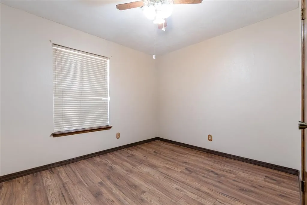 Photo 12 — 110 Peggy Drive, Elk City, OK 73644