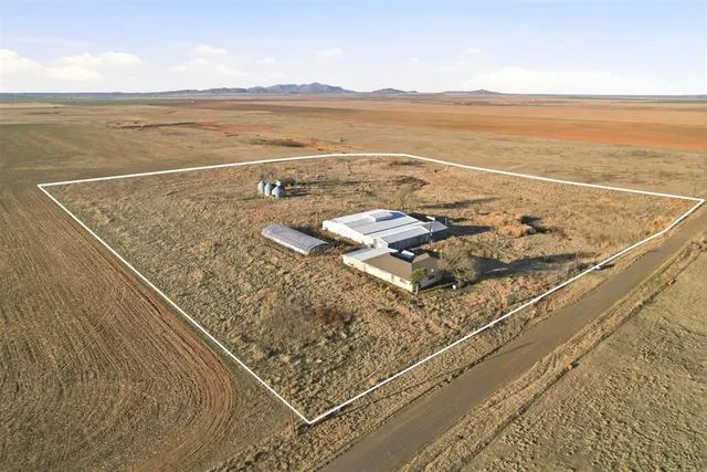 Photo 3 — 21840 E 1550 Road, Roosevelt, OK 73564