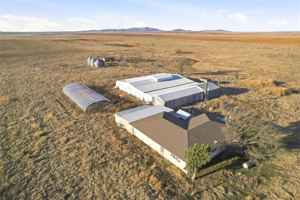 Photo 19 — 21840 E 1550 Road, Roosevelt, OK 73564