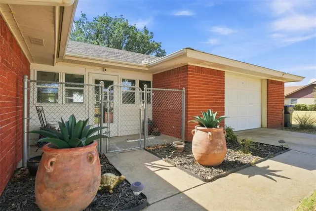 Photo 4 — 20425 E County Road 1567 Road, Altus, OK 73521