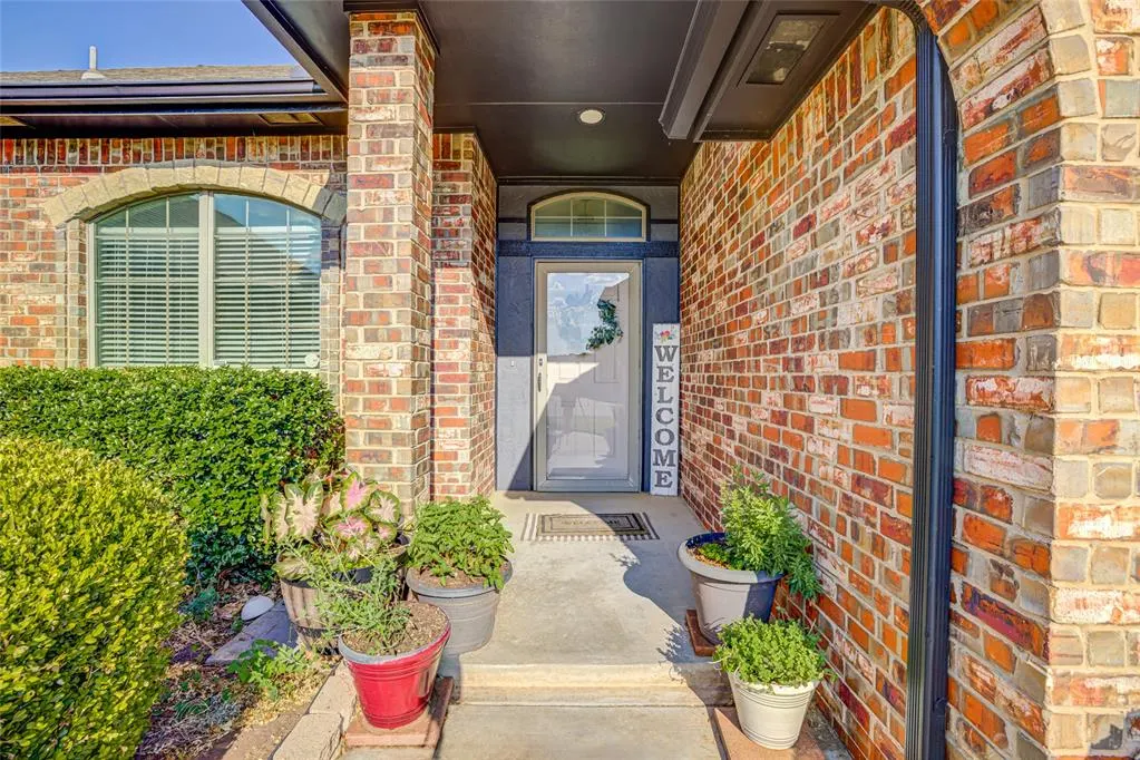 Photo 3 — 3212 Pin Oak Road, Oklahoma City, OK 73170