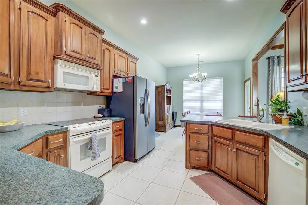 Photo 11 — 3212 Pin Oak Road, Oklahoma City, OK 73170