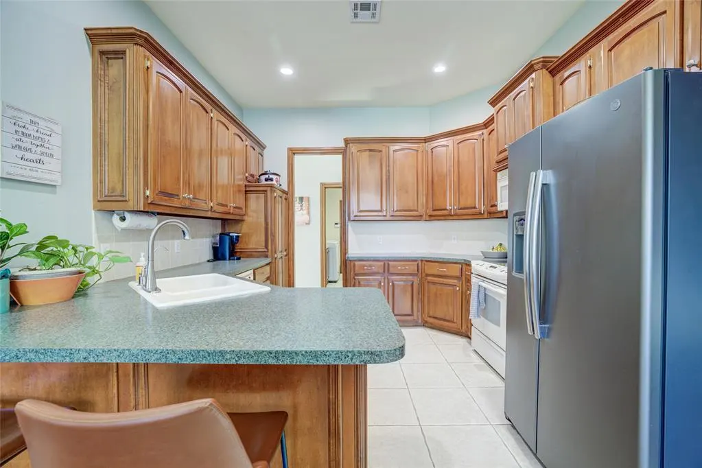 Photo 12 — 3212 Pin Oak Road, Oklahoma City, OK 73170