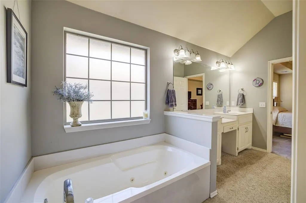 Photo 18 — 3212 Pin Oak Road, Oklahoma City, OK 73170