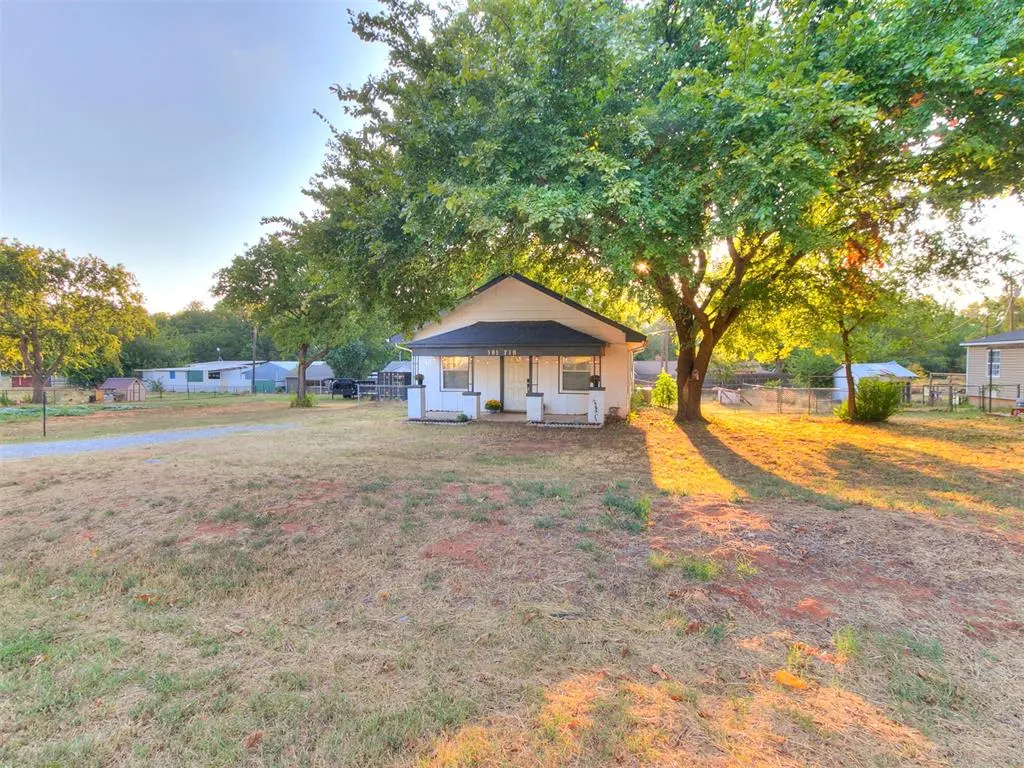 Photo 2 — 505 Fir Street, Wellston, OK 74881