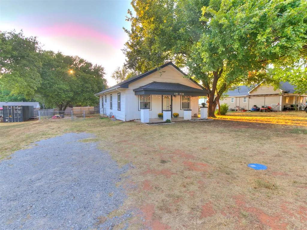 Photo 7 — 505 Fir Street, Wellston, OK 74881