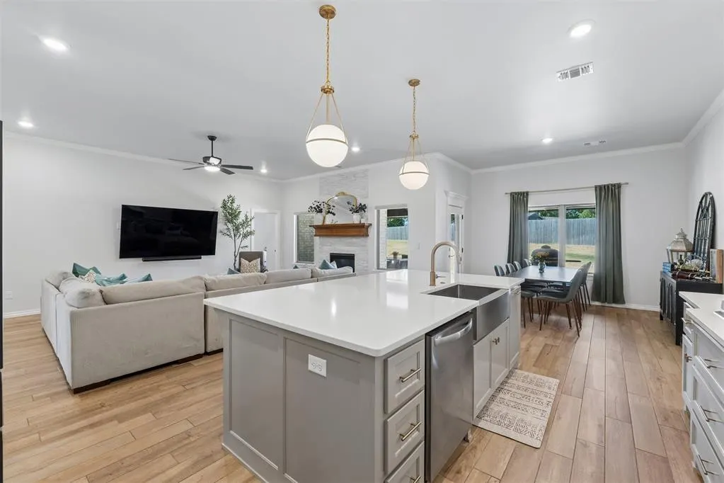 Photo 8 — 3405 Broadmoore Drive, Moore, OK 73160