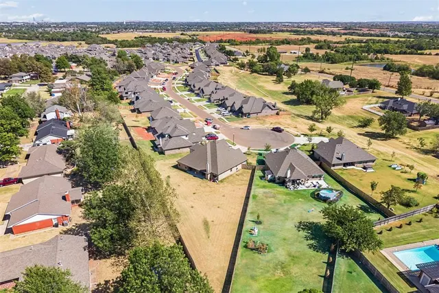 Photo 2 — 3405 Broadmoore Drive, Moore, OK 73160