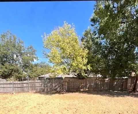 Photo 7 — 12520 Clarence Court, Oklahoma City, OK 73142