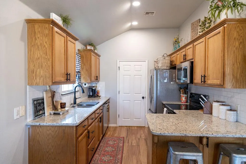 Photo 4 — 4412 Applegate Drive, Moore, OK 73160