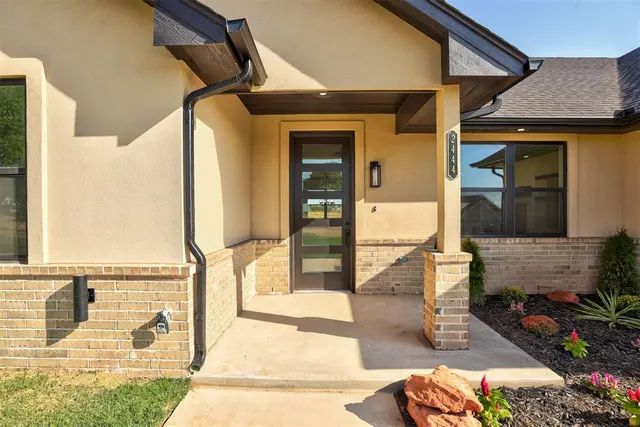 Photo 4 — 2444 Wolf Creek Bend, Blanchard, OK 73010