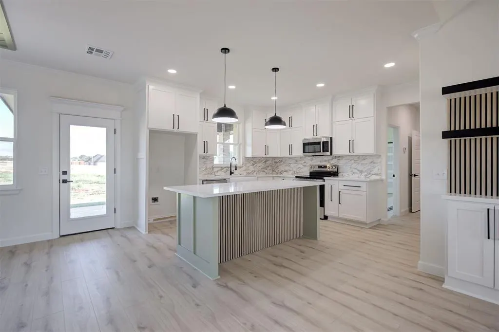 Photo 10 — 2444 Wolf Creek Bend, Blanchard, OK 73010