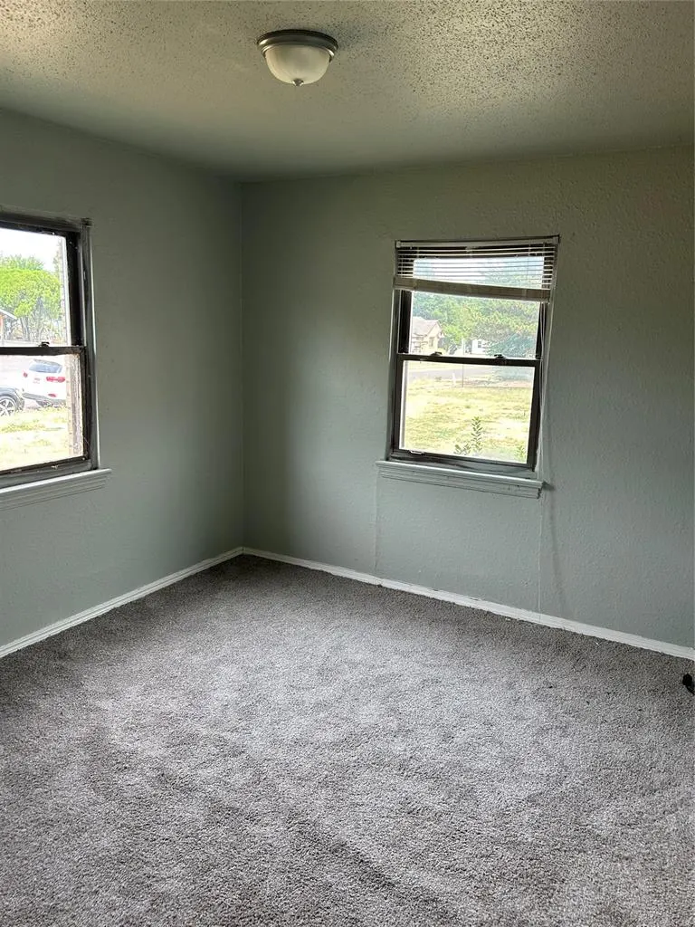 Photo 9 — 420 SW 34th Street, Oklahoma City, OK 73109