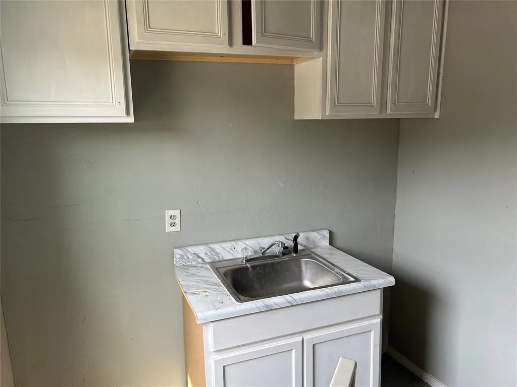 Photo 10 — 420 SW 34th Street, Oklahoma City, OK 73109