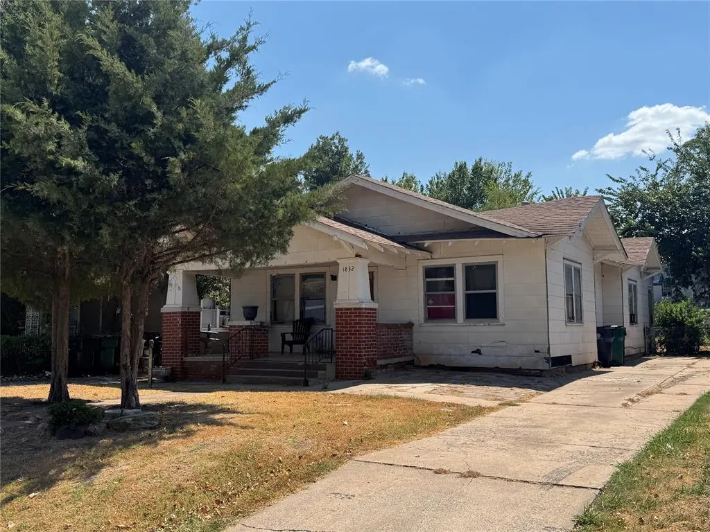 Front exterior — 1832 NW 15th Street, Oklahoma City, OK 73106