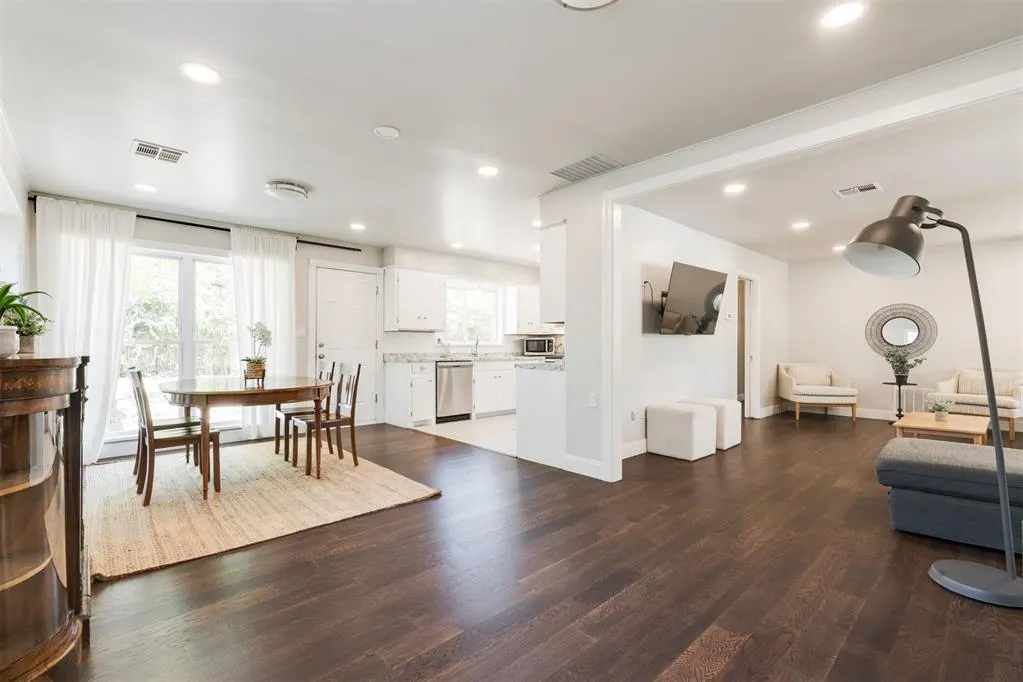 Photo 11 — 2321 Huntleigh Drive, Oklahoma City, OK 73120