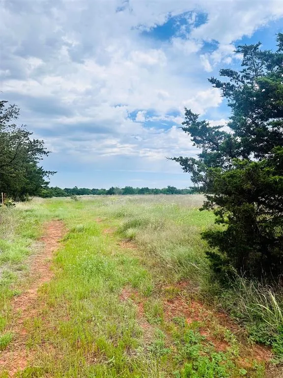 Photo 2 — 21115 NE 146 Street, Luther, OK 73054