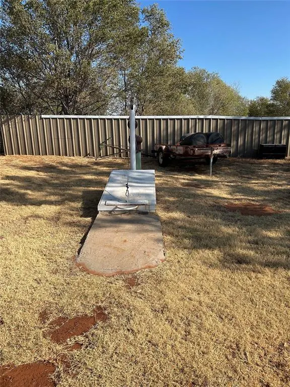 Photo 18 — 521 W Roh Street, Thomas, OK 73669