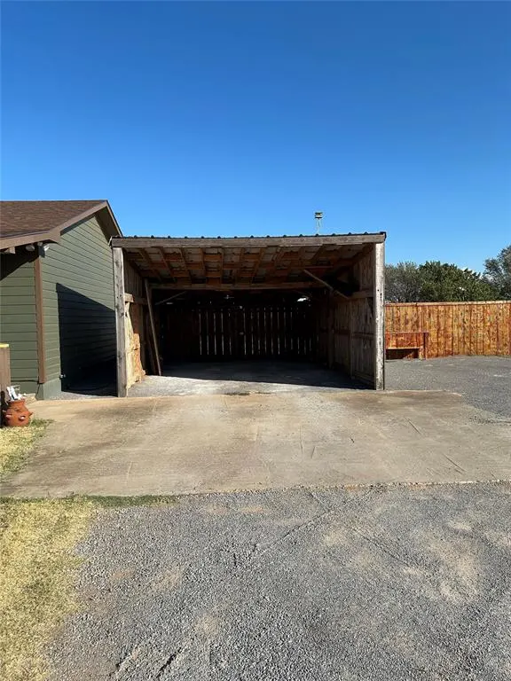 Photo 25 — 521 W Roh Street, Thomas, OK 73669