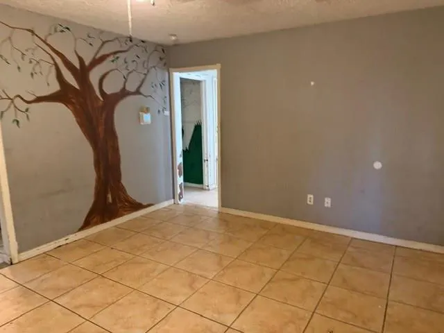 Photo 4 — 1120 Berwyck Drive, Moore, OK 73160