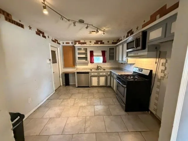 Photo 6 — 1120 Berwyck Drive, Moore, OK 73160