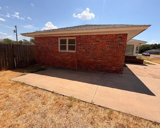 Photo 3 — 116 Sunset Street, Elk City, OK 73644