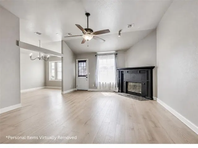 Photo 5 — 625 SW 38th Place, Moore, OK 73160