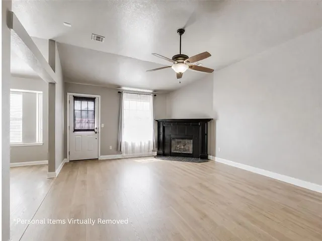 Photo 7 — 625 SW 38th Place, Moore, OK 73160