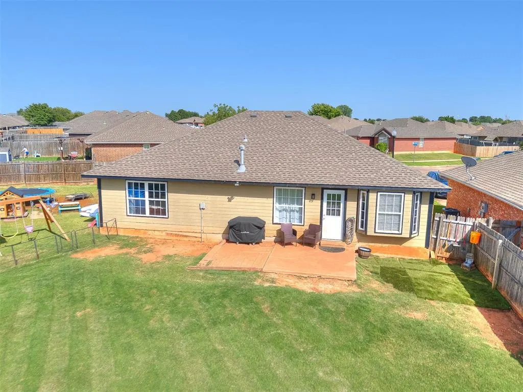 Photo 28 — 625 SW 38th Place, Moore, OK 73160