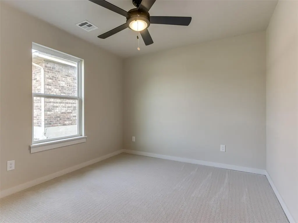 Photo 19 — 832 NW 105th Street, Oklahoma City, OK 73114