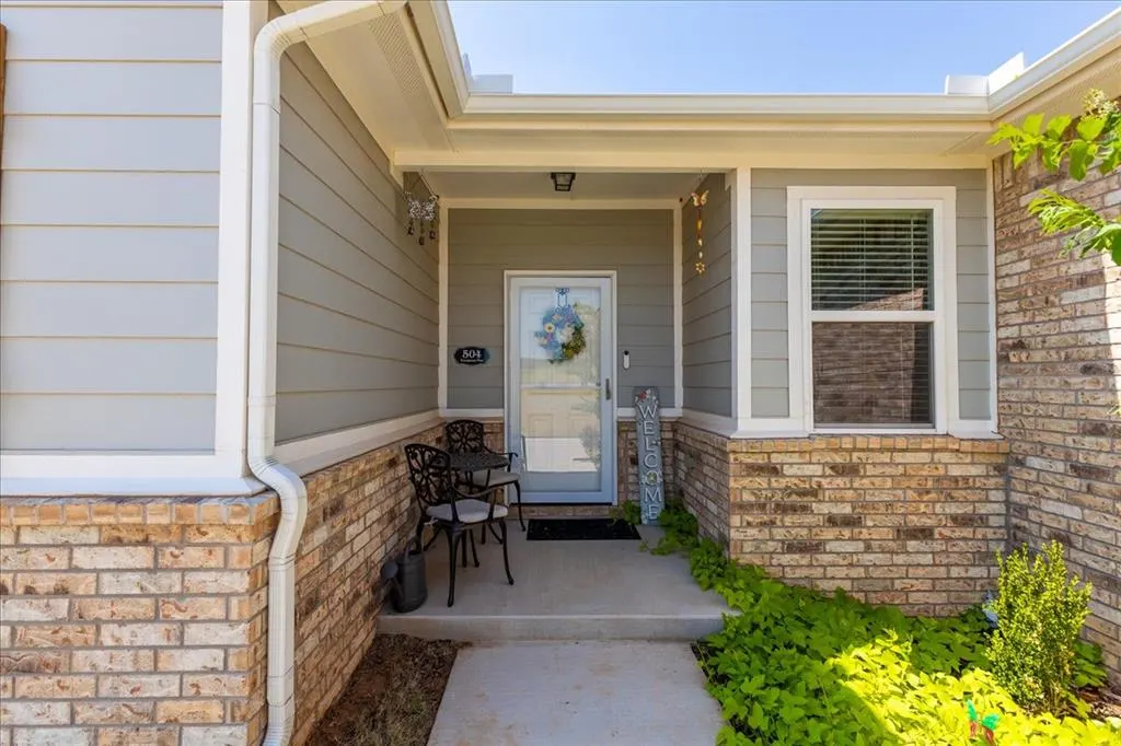 Photo 3 — 504 Evergreen Way, Guthrie, OK 73044
