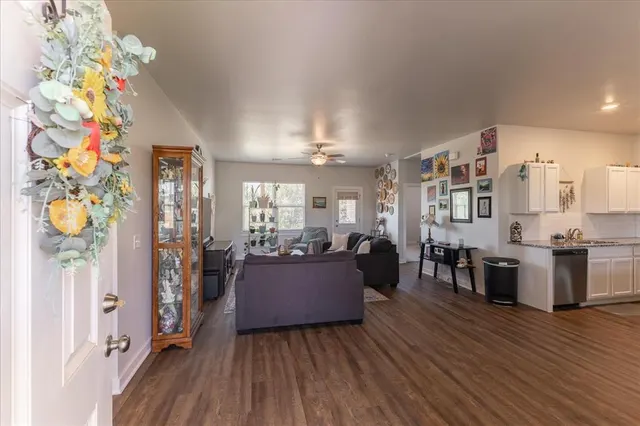 Photo 4 — 504 Evergreen Way, Guthrie, OK 73044