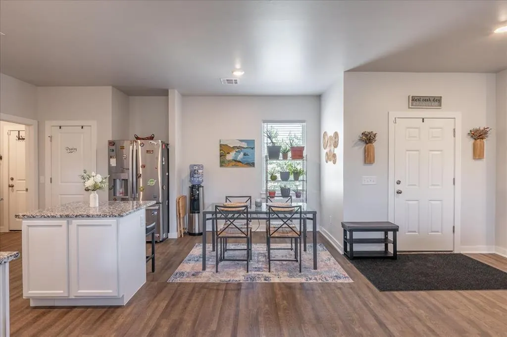 Photo 7 — 504 Evergreen Way, Guthrie, OK 73044