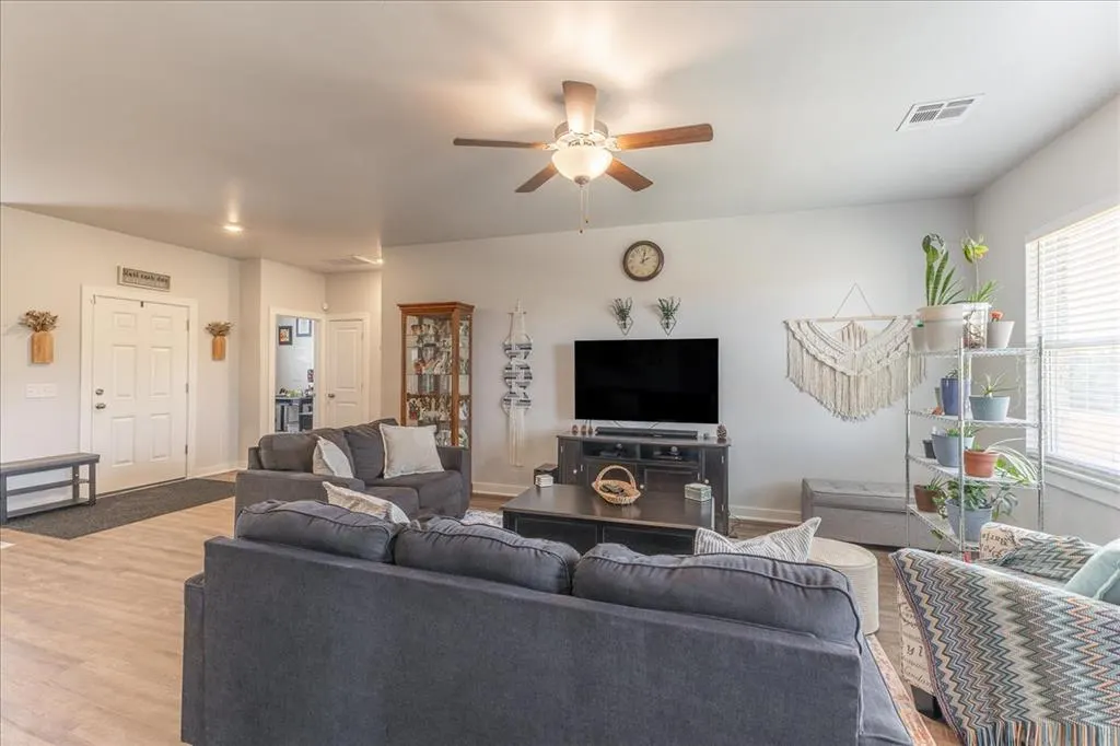 Photo 12 — 504 Evergreen Way, Guthrie, OK 73044