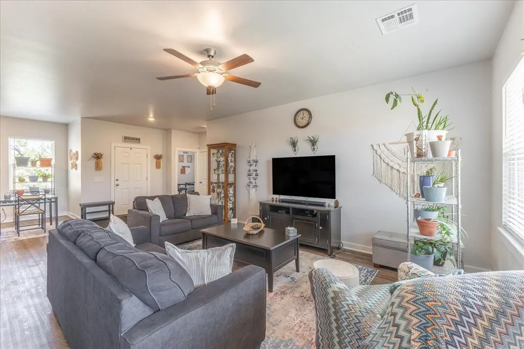 Photo 13 — 504 Evergreen Way, Guthrie, OK 73044
