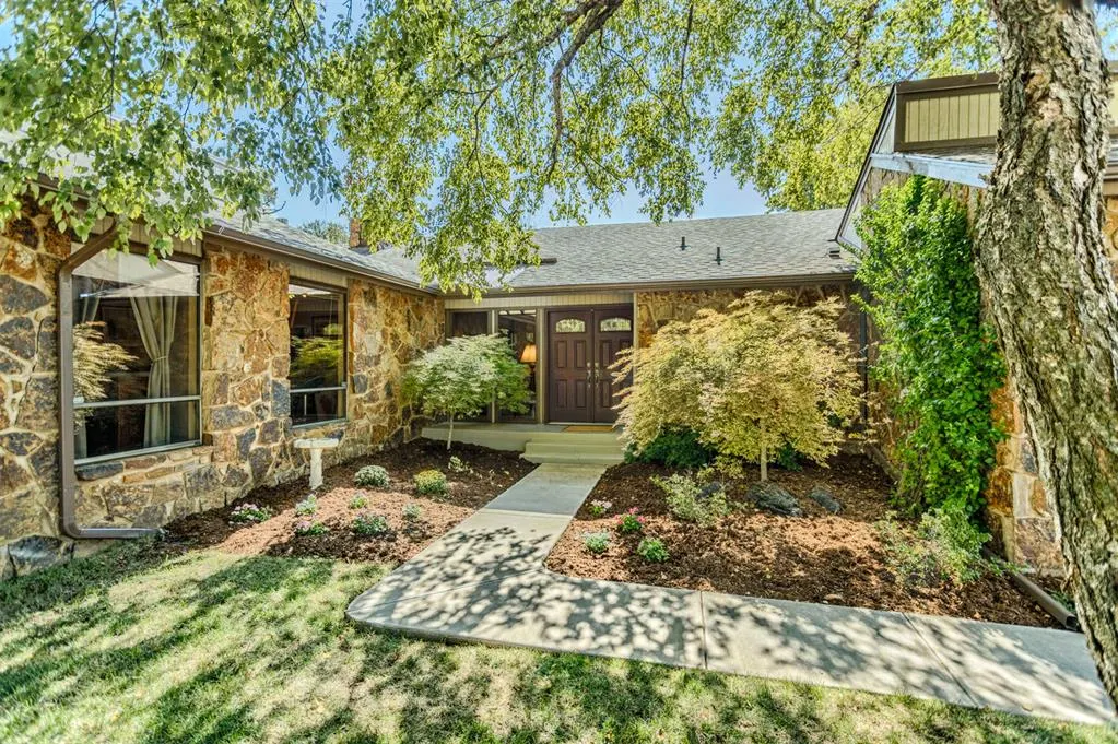 Photo 3 — 4108 Cherry Hill Lane, Oklahoma City, OK 73120