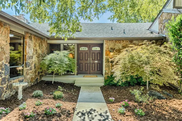 Photo 4 — 4108 Cherry Hill Lane, Oklahoma City, OK 73120