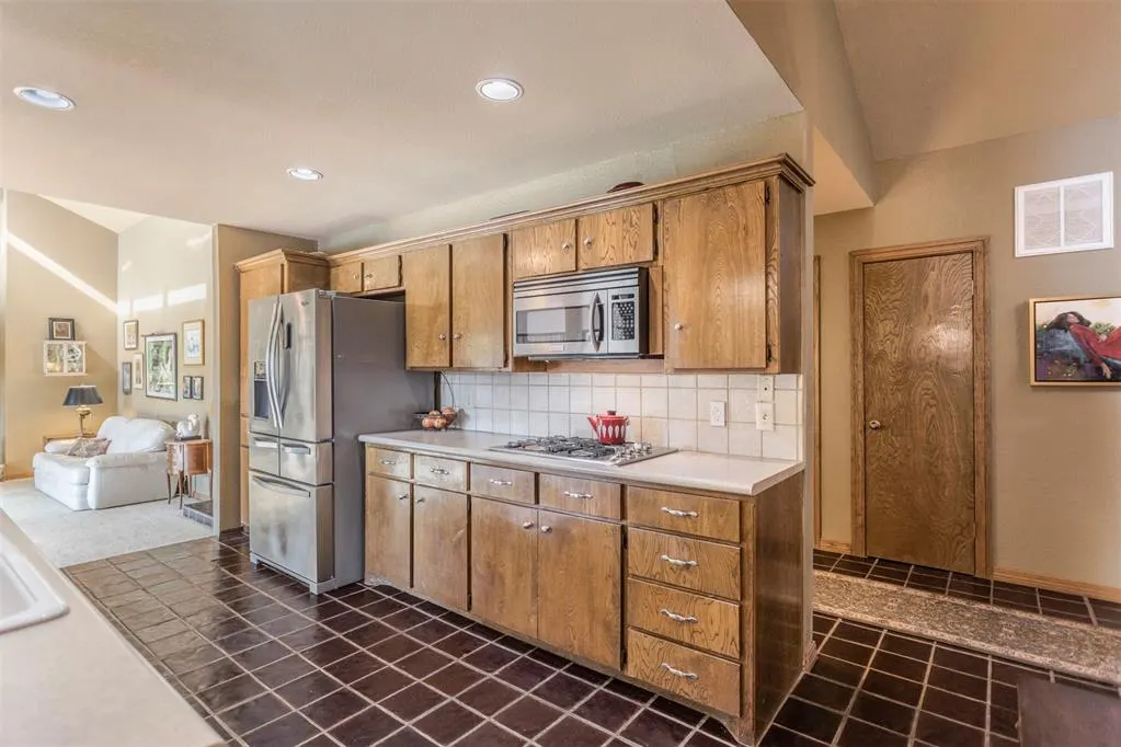 Photo 10 — 4108 Cherry Hill Lane, Oklahoma City, OK 73120