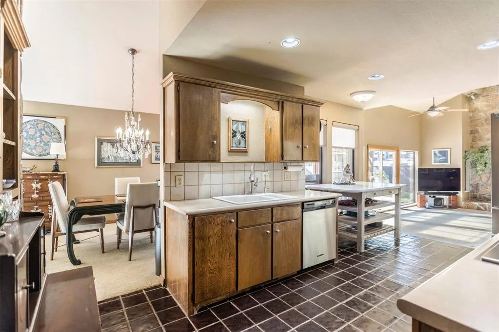 Photo 11 — 4108 Cherry Hill Lane, Oklahoma City, OK 73120