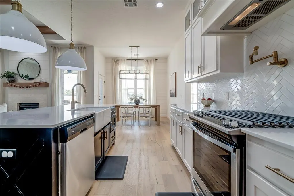 Photo 8 — 14825 Adelaide Lane, Oklahoma City, OK 73142
