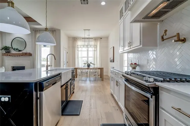 Photo 8 — 14825 Adelaide Lane, Oklahoma City, OK 73142